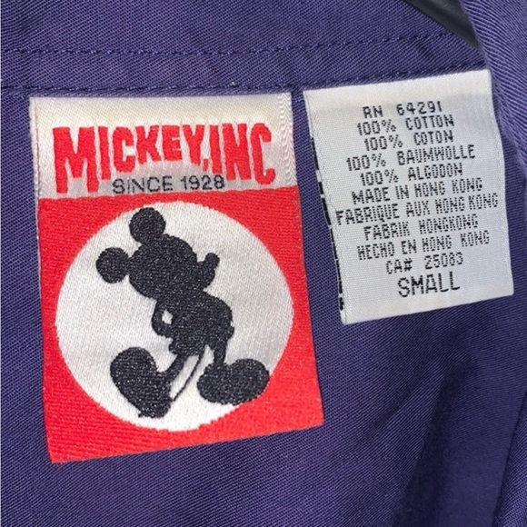 Stunning vintage Disney Winnie the Pooh embroidered button down shirt 💙☂️🌸 🦋 - Picture 3 of 4